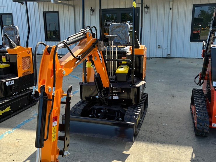 #20239-•-miva-va15-mini-excavator-image-1