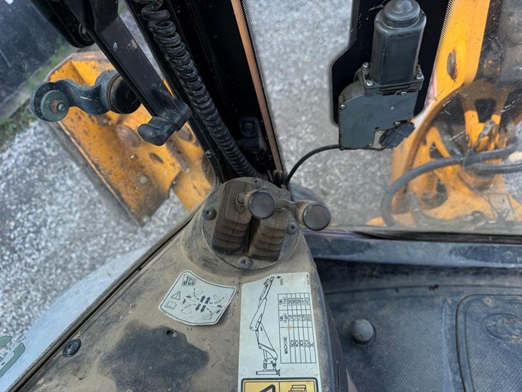 jcb-3cx14-image-31