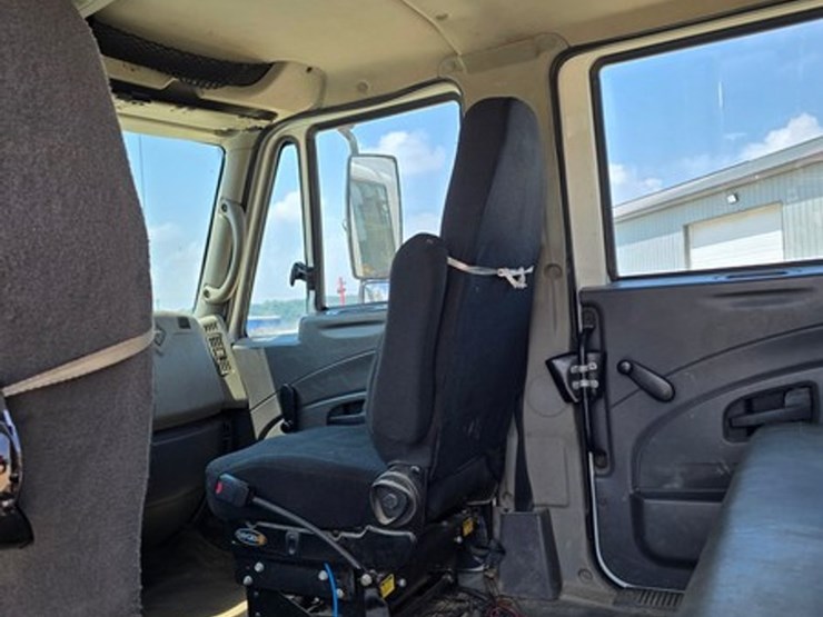 2009-international-durastar-4400-image-26