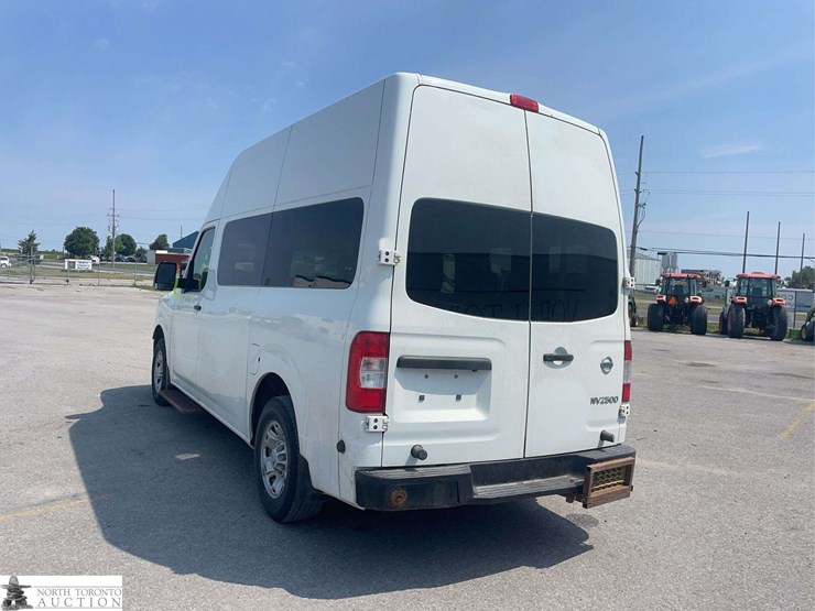 2020-nissan-nv2500hd-image-7