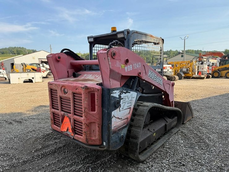 2014-kubota-svl75-2-image-4