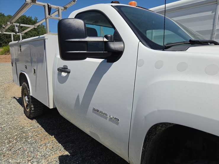 2011-chevrolet-2500-image-20