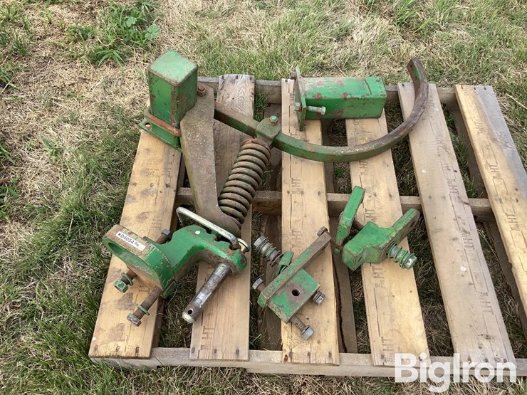 john-deere-various-tractor/tillage-parts-pallet-image-9