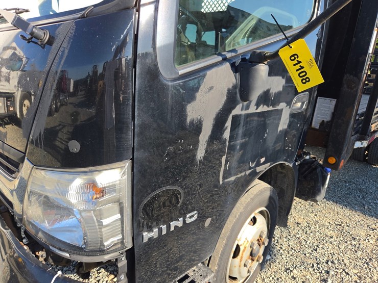 2015-hino-195-image-10