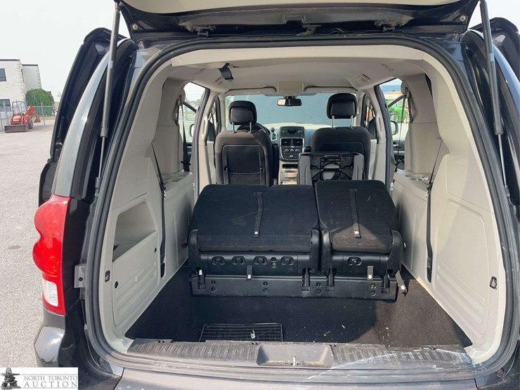 2018-dodge-grand-caravan-sxt-image-19