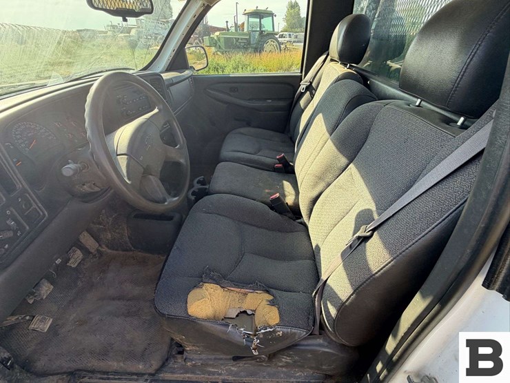 2005-chevrolet-silverado-1500-image-12
