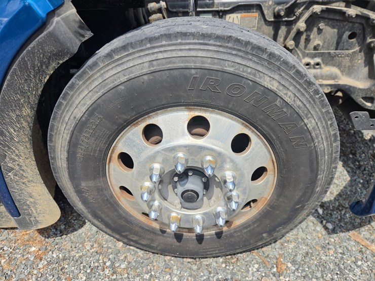 2019-peterbilt-579-image-71