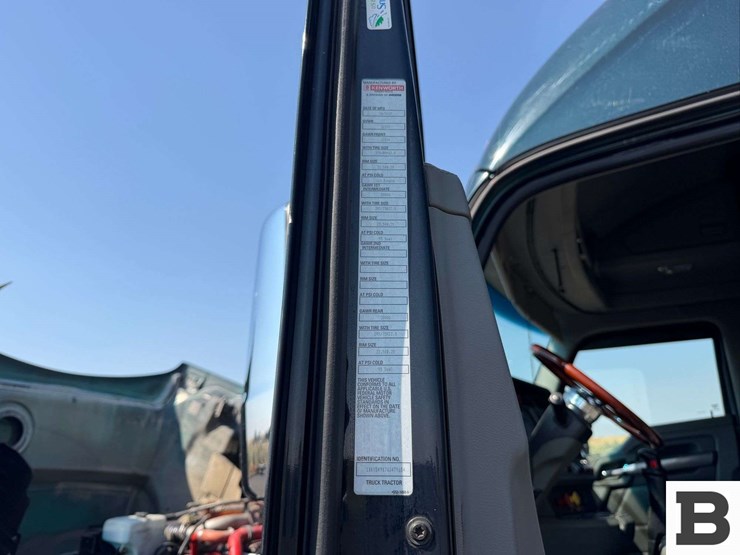 2016-kenworth-t680-image-65