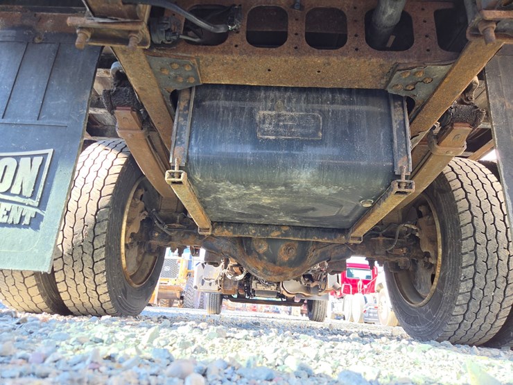 2015-hino-195-image-27