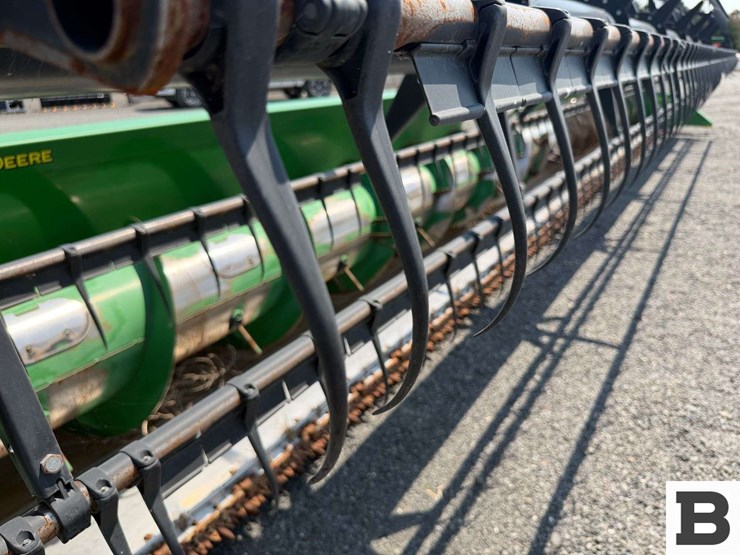 2019-john-deere-635f-image-25