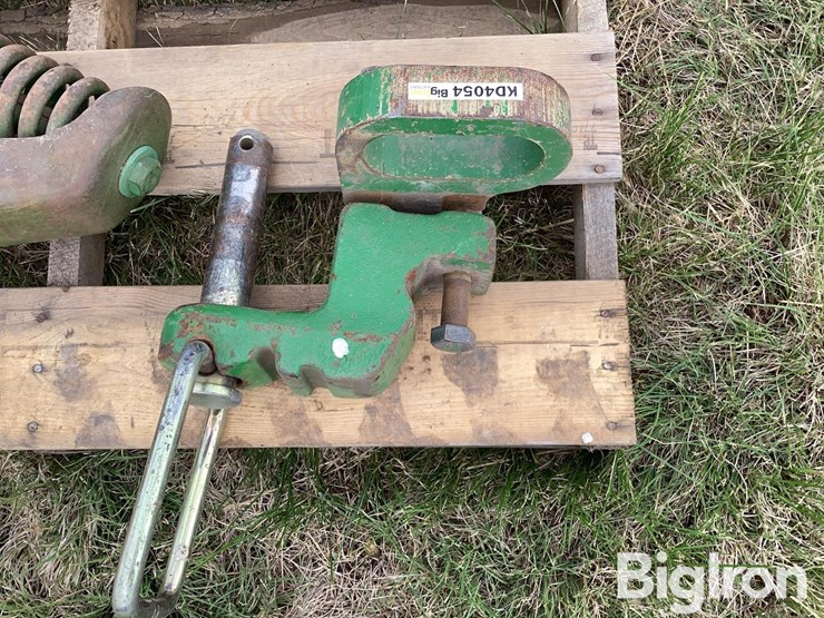 john-deere-various-tractor/tillage-parts-pallet-image-18