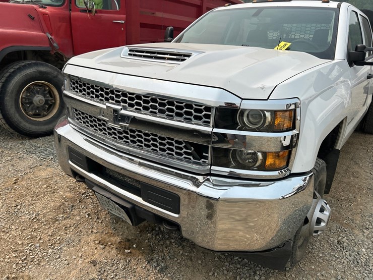 2019-chevrolet-silverado-3500hd-image-10