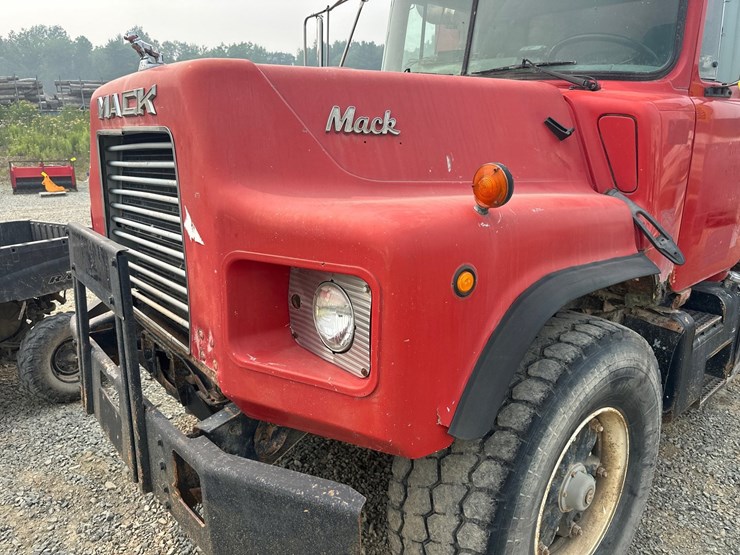 1997-mack-dm688s-image-9