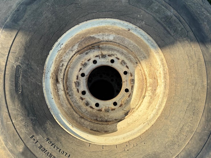 16.5l-16.1-tires-&-rims-image-15