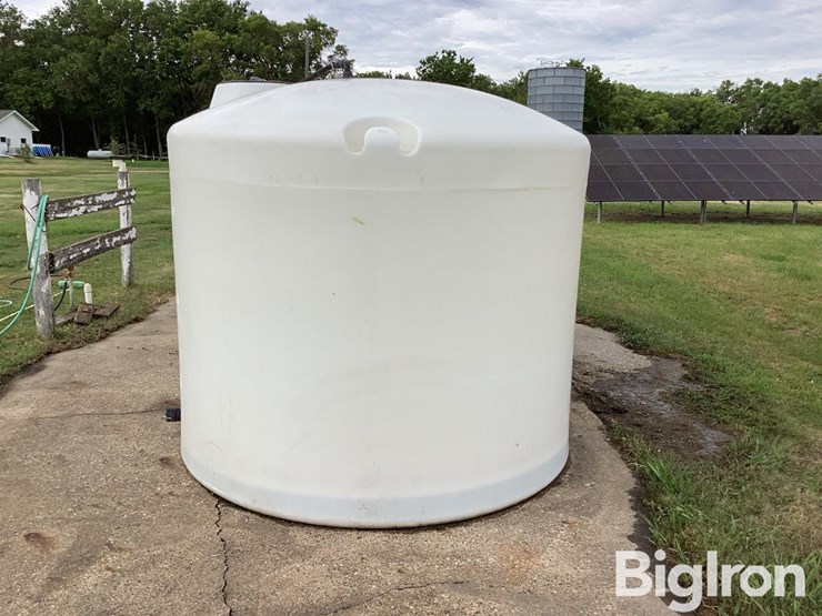 ace-roto-mold-2000-gal-water-tank-image-8