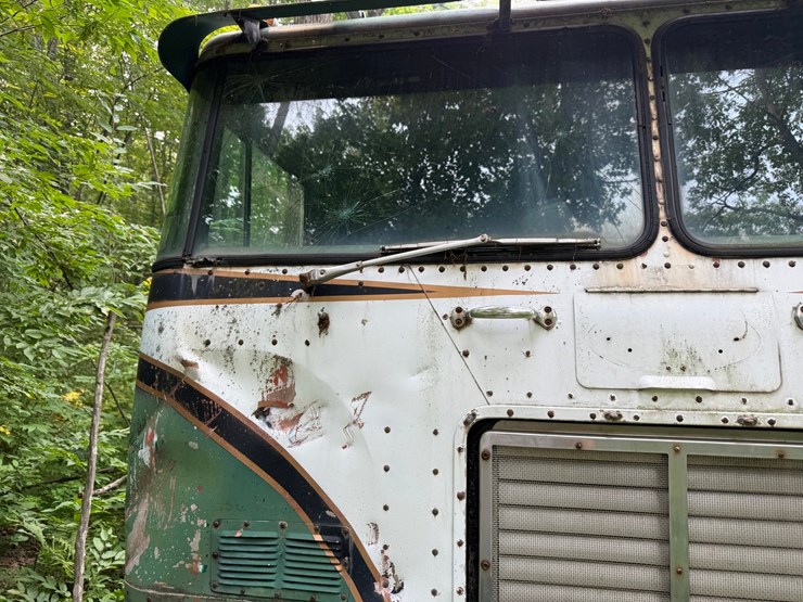 #1839-•-peterbilt-day-cab-day-cab-semi-image-26