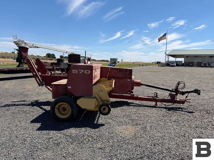 new-holland-570-image-4