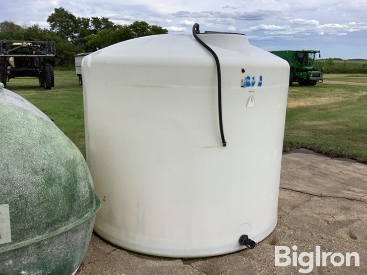 ace-roto-mold-2000-gal-water-tank-image-3