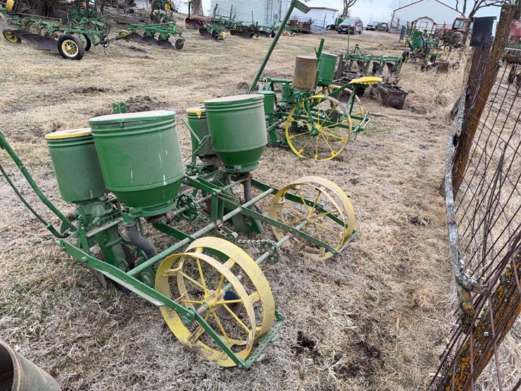 john-deere-two-row-planter-image-3