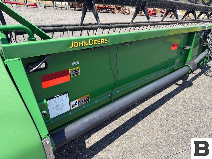 2019-john-deere-635f-image-12