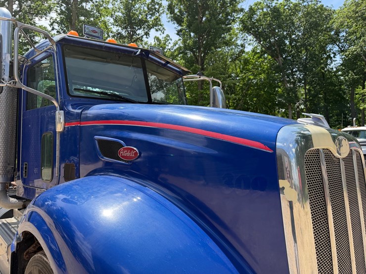 #1507-•-peterbilt-day-cab-truck-tractor-image-20