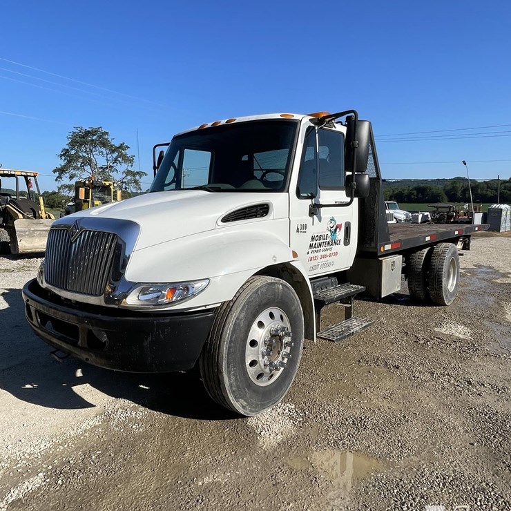 2002 INTERNATIONAL DURASTAR 4300