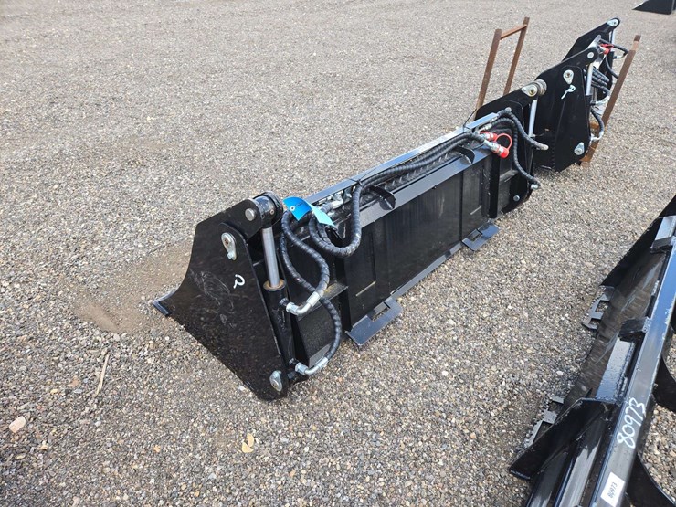 2026-giyi-skid-steer-quick-attach-(72")-4-in-1-bucket-image-5