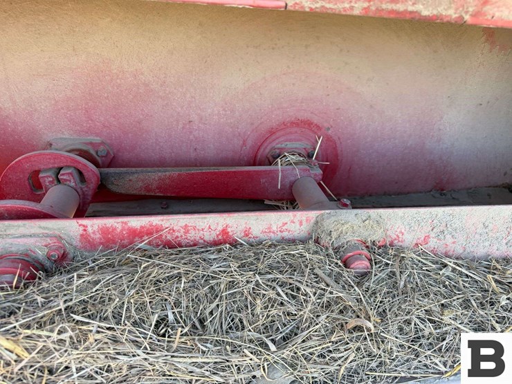 1975-massey-ferguson-235-image-24