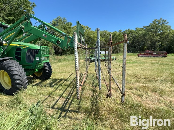 14/16-steel-livestock-gates-image-4