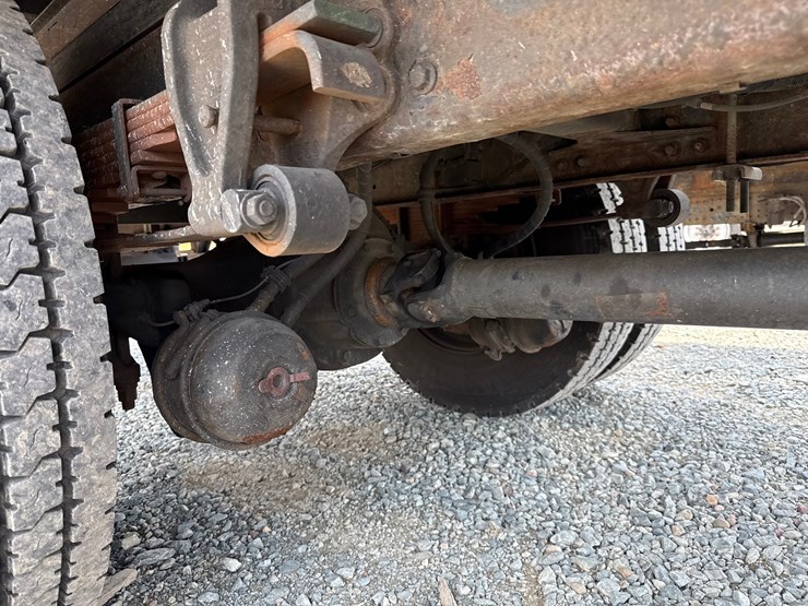 2018-hino-268-image-35
