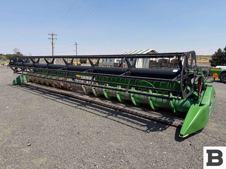 2019-john-deere-635f-image-1