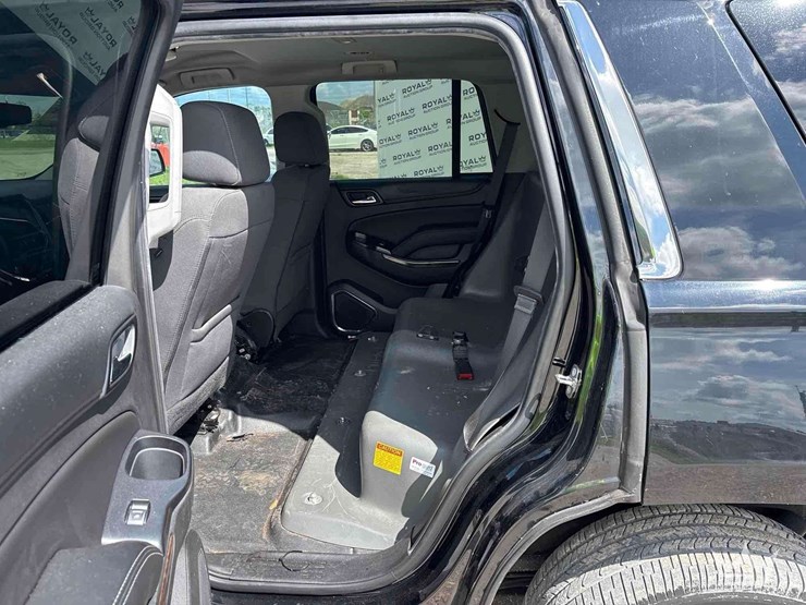 2018-chevrolet-tahoe-image-21