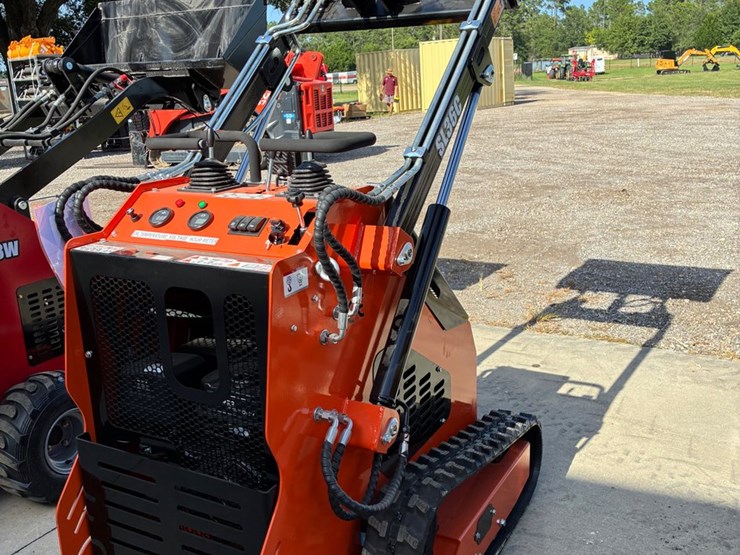 #9950-•-skid-steer-loader-image-4