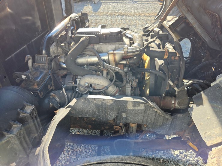 2015-hino-195-image-41
