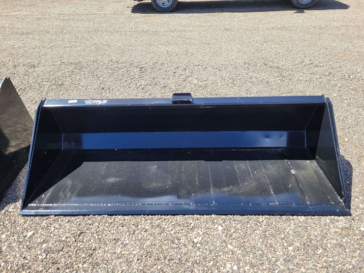 90in-qt-bucket-with-blade-image-1