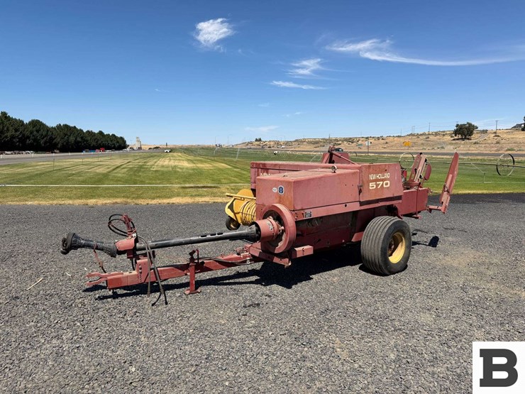 new-holland-570-image-3
