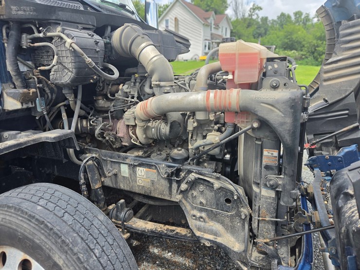 2019-peterbilt-579-image-47