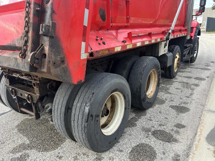 #1451-•-2013-international-workstar-tri-axle-dump-truck-image-19