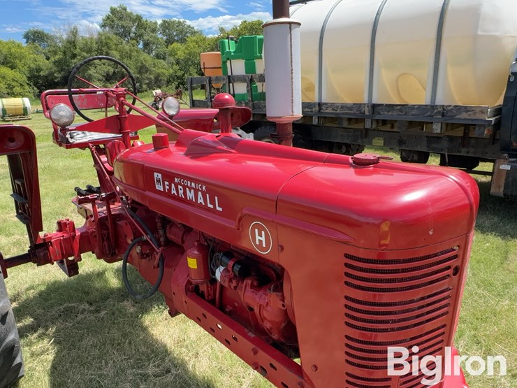 farmall-h-2wd-tractor-image-11