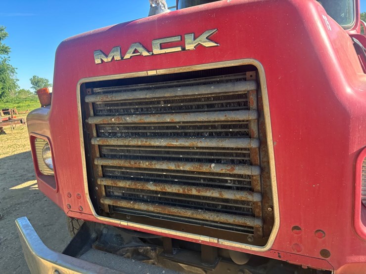 mack-rd688s-image-15
