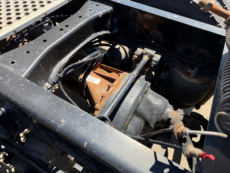 2018-kenworth-t680-image-36