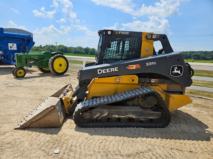 deere-331g-image-2