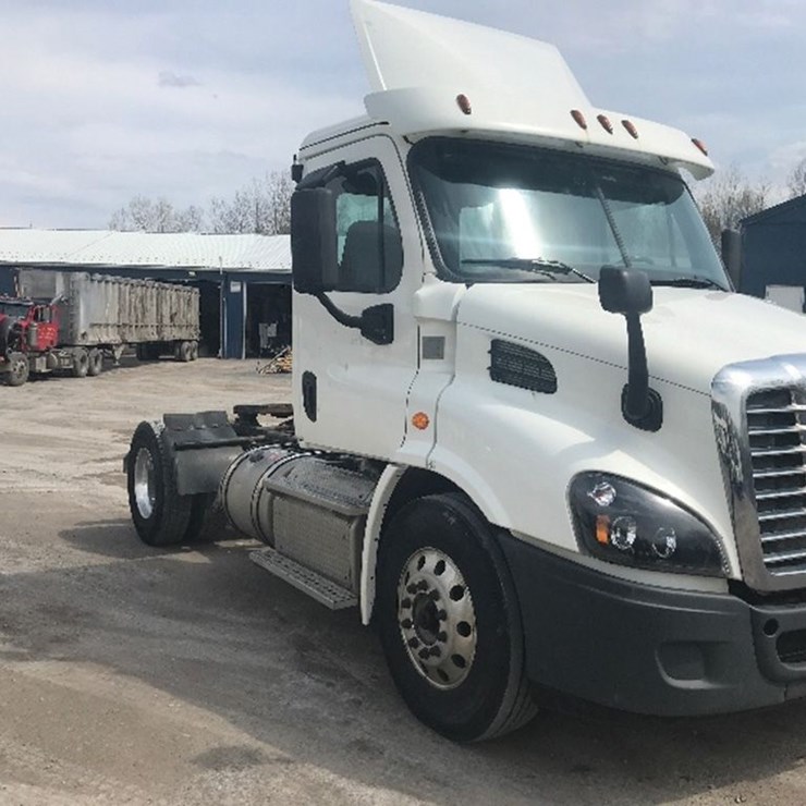 2018 FREIGHTLINER CASCADIA 113