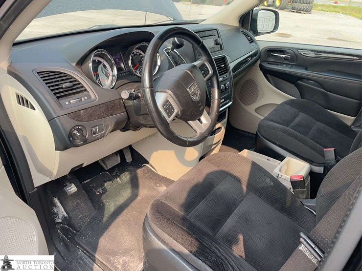 2018-dodge-grand-caravan-sxt-image-10