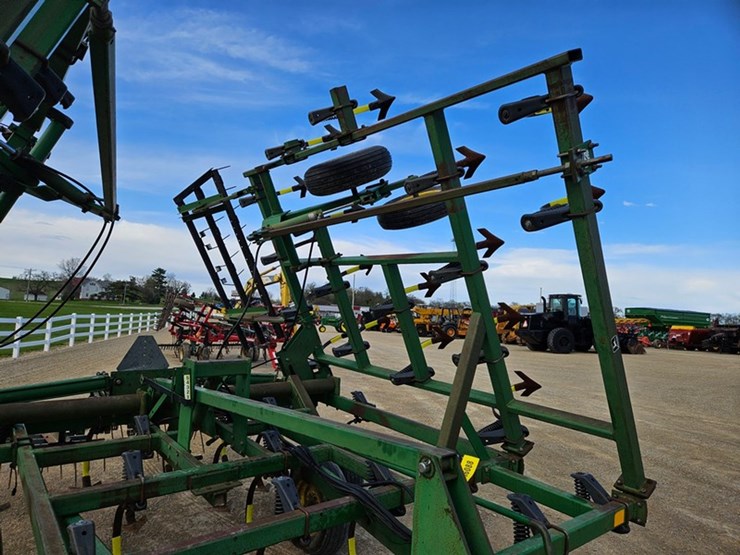 john-deere-28-image-15