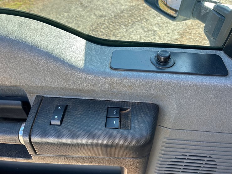 2012-ford-f550-image-52