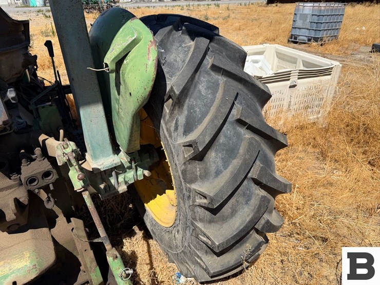 john-deere-2240-image-16