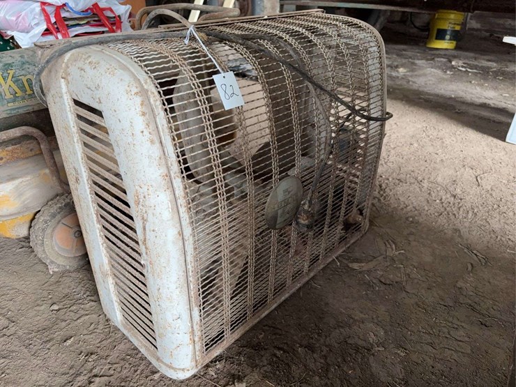metal-box-fan-with-integrated-timer-image-5