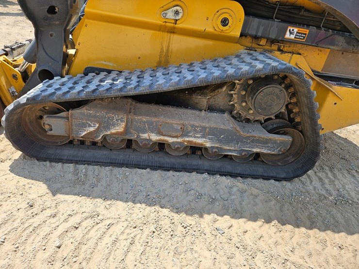 deere-331g-image-13