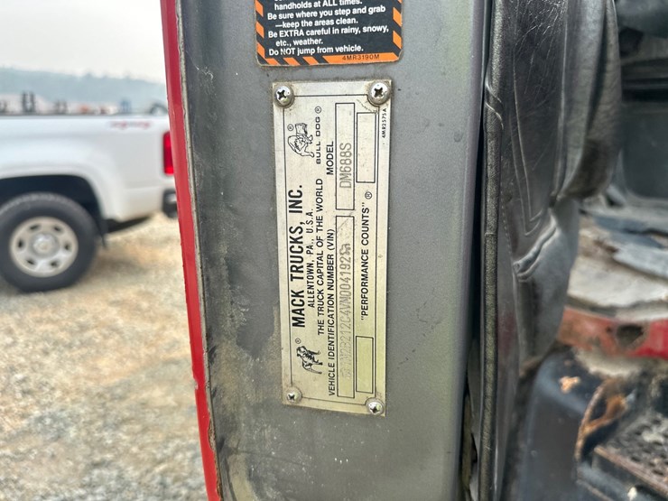 1997-mack-dm688s-image-70